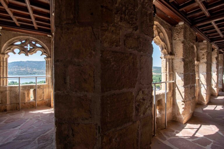 CASTILLO MANZANARES MADRID GALERIA GOTICA (2)