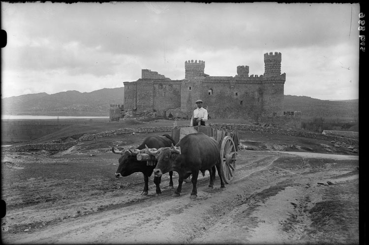 Castillo 1927 IPCE Loty bueyes. historia del Castillo de Manzanares El Real