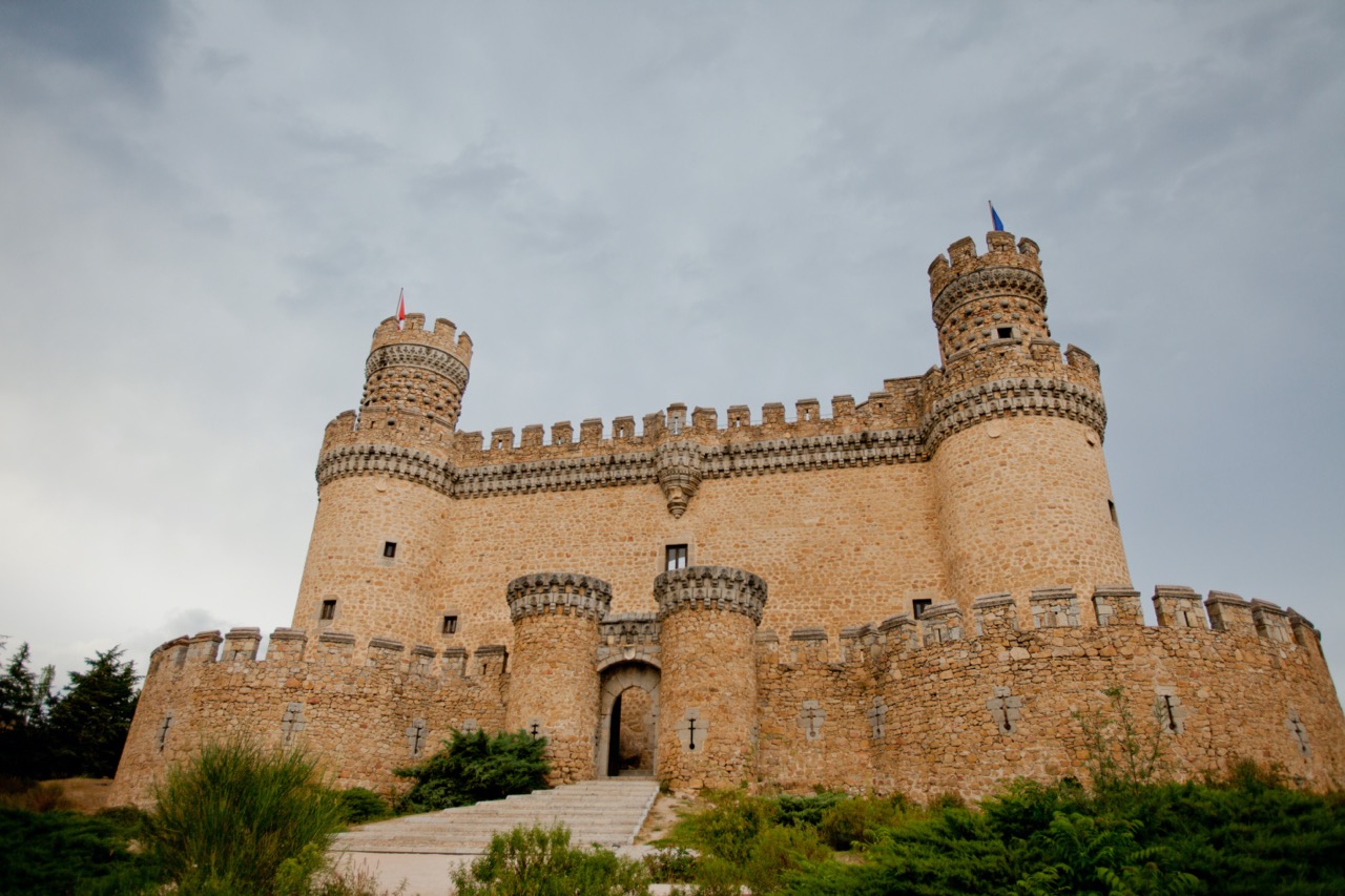 castillo manzanares el real - murallas y almenas